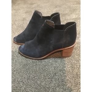 Ellen DeGeneres Lagoon suede mules